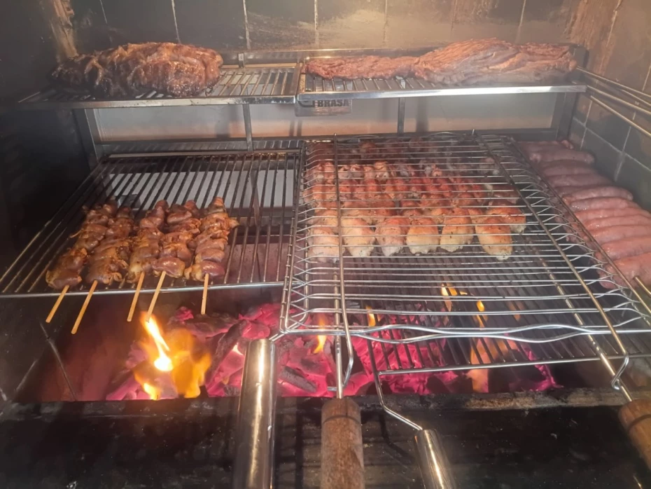 Foto 5:  — Cristiano Teixeira O Gordo Assador Buffet Rústico
